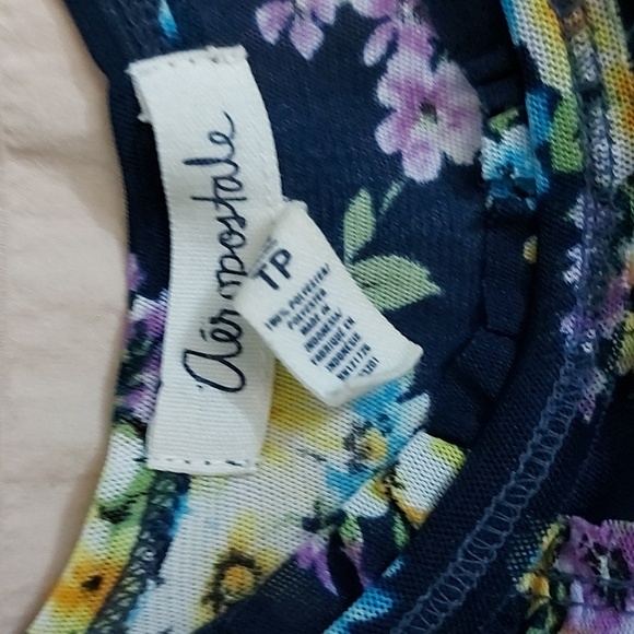 Aeropostale Floral Top - Picture 3 of 9
